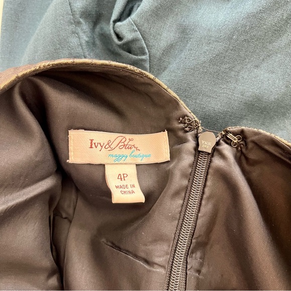 Ivy & Blue Maggy Boutique Gold Quilted Textured Sleeveless Shift Dress - Picture 4 of 6